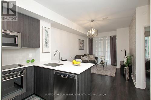 #428 -99 Eagle Rock Way, Vaughan, ON - Indoor Photo Showing Kitchen With Upgraded Kitchen