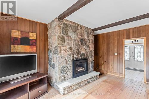 572 Main Street, Halton Hills (Glen Williams), ON - Indoor Photo Showing Living Room With Fireplace