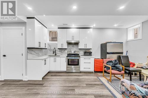 5 Baskerville Crescent, Toronto, ON - Indoor Photo Showing Kitchen