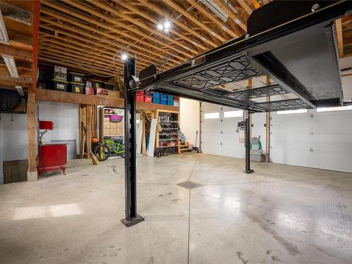 Garage - 330 Rg Papineau, Saint-Paul-D'Abbotsford, QC - Indoor Photo Showing Garage