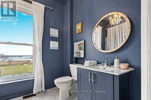 395 Massassauga Rd, Prince Edward County, ON - Indoor Photo Showing Bathroom