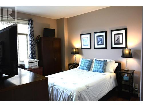 214-1390 Hillside Drive, Kamloops, BC - Indoor Photo Showing Bedroom