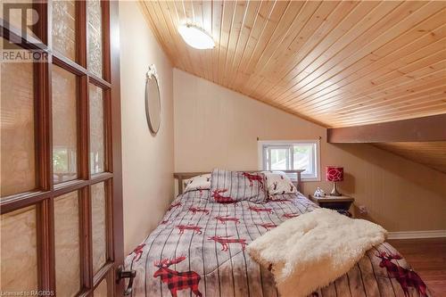 46 Allister Place, Sauble Beach, ON - Indoor Photo Showing Bedroom