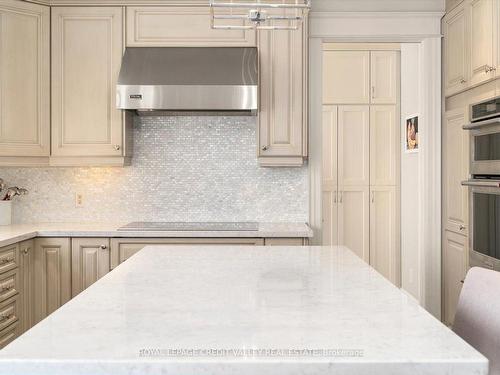 128 Laurel Ave, Toronto, ON - Indoor Photo Showing Kitchen