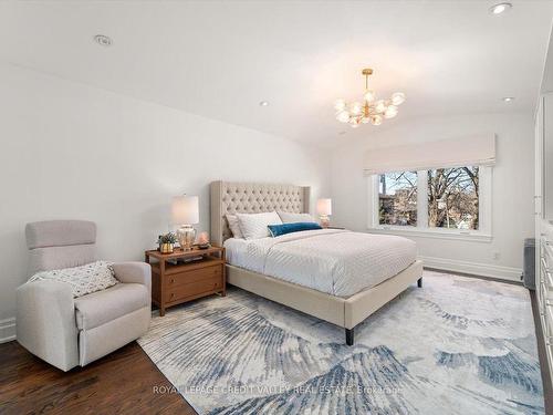 128 Laurel Ave, Toronto, ON - Indoor Photo Showing Bedroom