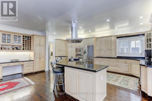 206 Arnold Avenue, Vaughan, ON - Indoor Photo Showing Kitchen With Upgraded Kitchen