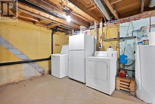 111 Pilkey Rd, Uxbridge, ON - Indoor Photo Showing Laundry Room