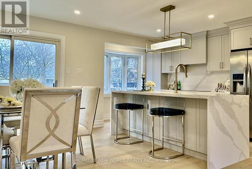 18 Plank Road, East Gwillimbury, ON - Indoor Photo Showing Kitchen With Upgraded Kitchen