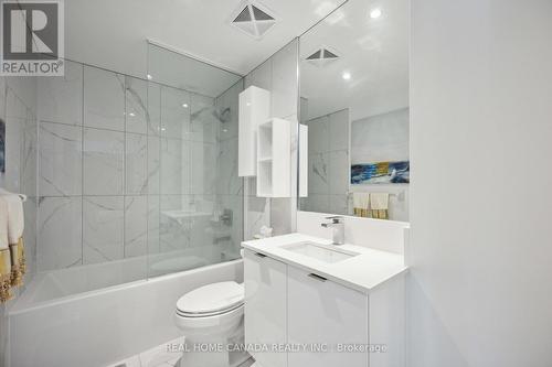 3609 - 99 Broadway Avenue, Toronto, ON - Indoor Photo Showing Bathroom