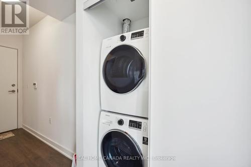 3609 - 99 Broadway Avenue, Toronto, ON - Indoor Photo Showing Laundry Room