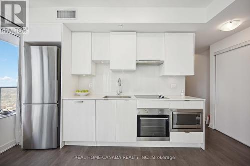 #3609 -99 Broadway Ave, Toronto, ON - Indoor Photo Showing Kitchen