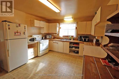 89 Mccrea Crt, Tweed, ON - Indoor Photo Showing Kitchen With Double Sink
