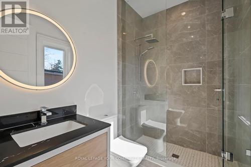 115 Ruggles Ave, Richmond Hill, ON - Indoor Photo Showing Bathroom
