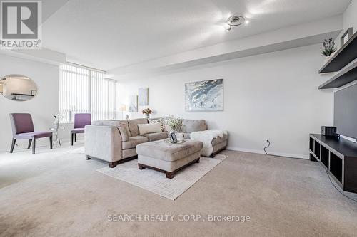 #Ph202 -8 Hillcrest Ave, Toronto, ON - Indoor Photo Showing Living Room