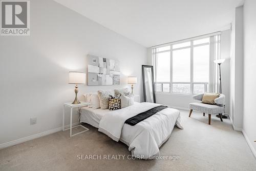 #Ph202 -8 Hillcrest Ave, Toronto, ON - Indoor Photo Showing Bedroom