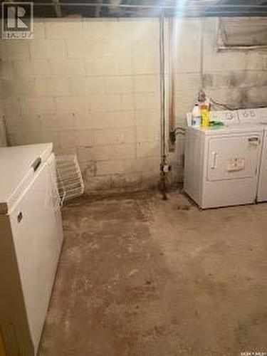 105 3Rd Avenue N, Middle Lake, SK - Indoor Photo Showing Laundry Room