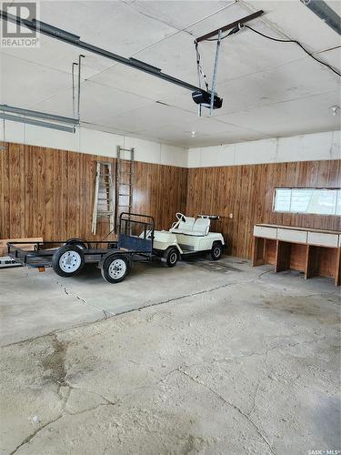 105 3Rd Avenue N, Middle Lake, SK - Indoor Photo Showing Garage