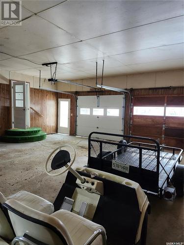 105 3Rd Avenue N, Middle Lake, SK - Indoor Photo Showing Garage