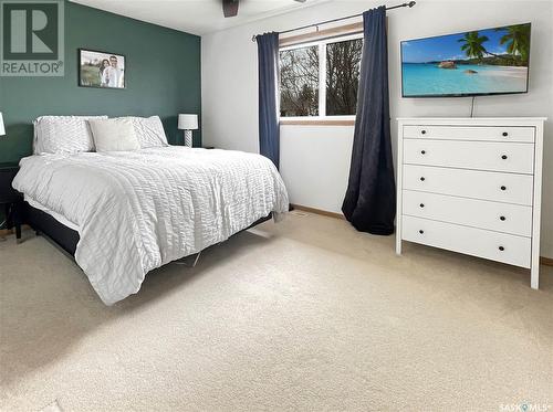 518 6Th Avenue Nw, Swift Current, SK - Indoor Photo Showing Bedroom