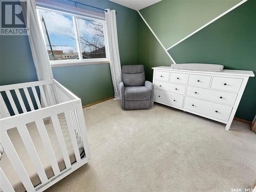 518 6Th Avenue Nw, Swift Current, SK - Indoor Photo Showing Bedroom