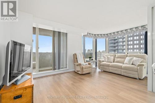 #1204 -330 Rathburn Rd W, Mississauga, ON - Indoor Photo Showing Living Room