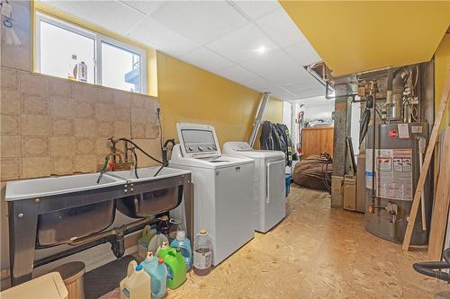 18 Rose Crescent, Stoney Creek, ON - Indoor Photo Showing Laundry Room