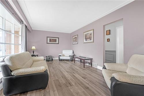 18 Rose Crescent, Stoney Creek, ON - Indoor Photo Showing Living Room