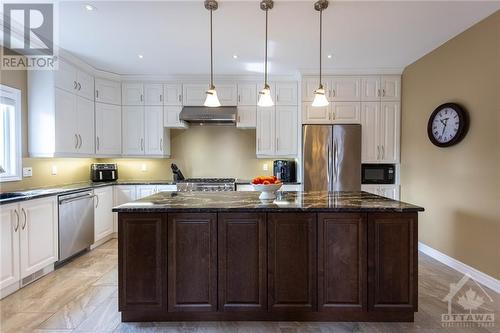 484 Bruges Street, Embrun, ON - Indoor Photo Showing Kitchen With Upgraded Kitchen