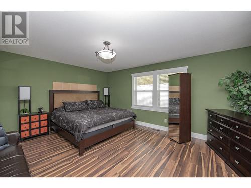 14 Saddleback Road, Lumby, BC - Indoor Photo Showing Bedroom