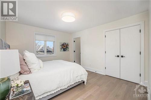 Large bedroom with en-suite bathroom - 434 Kenwood Avenue, Ottawa, ON - Indoor Photo Showing Bedroom