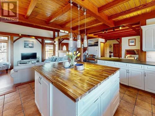 3749+Lot A Highway 101, Powell River, BC - Indoor Photo Showing Kitchen