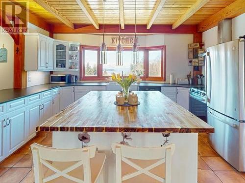 3749+Lot A Highway 101, Powell River, BC - Indoor Photo Showing Kitchen