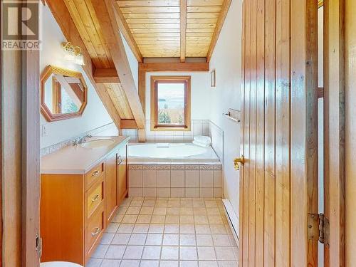 3749+Lot A Highway 101, Powell River, BC - Indoor Photo Showing Bathroom