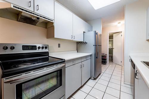 9644 134 Street, Surrey, BC - Indoor Photo Showing Kitchen