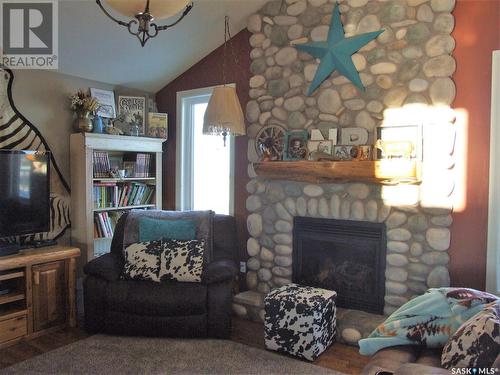 Noble Acreage, Happyland Rm No. 231, SK - Indoor Photo Showing Living Room With Fireplace