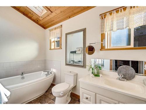3816 Trailhead Dr, Sooke, BC - Indoor Photo Showing Bathroom