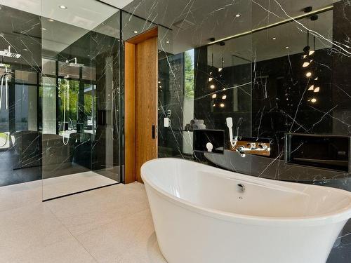 Salle de bains attenante Ã  la CCP - 609 Rue Roberge, Sherbrooke (Brompton/Rock Forest/Saint-Élie/Deauville), QC - Indoor Photo Showing Bathroom