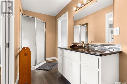 6037 Eagles Cove, Regina, SK - Indoor Photo Showing Bathroom