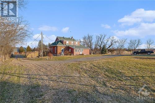 lots of yard space - 4035 Donnelly Drive, Kemptville, ON - Outdoor