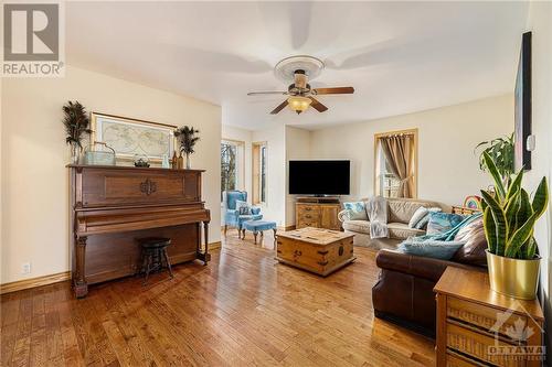 Upstairs foyer - 4035 Donnelly Drive, Kemptville, ON - Indoor Photo Showing Other Room