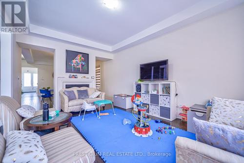 7 Malaspina Close, Brampton, ON - Indoor Photo Showing Other Room