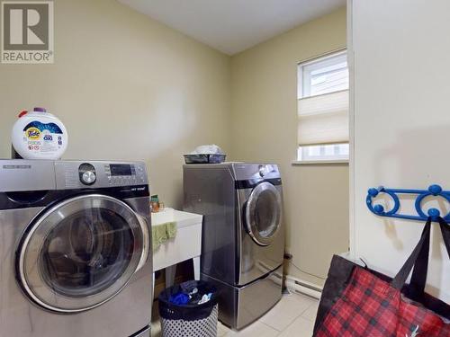 6929 Retaskit Crt, Powell River, BC - Indoor Photo Showing Laundry Room