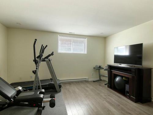Room - 9034 Crois. Richmond, Brossard, QC - Indoor Photo Showing Gym Room