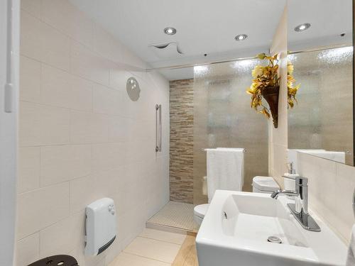Ensuite bathroom - 1501-7075 Boul. Gouin E., Montréal (Rivière-Des-Prairies/Pointe-Aux-Trembles), QC - Indoor Photo Showing Bathroom