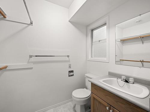 1604 Beaconsfield Cres, Comox, BC - Indoor Photo Showing Bathroom