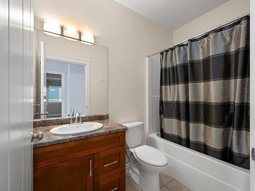 1317 Ocean View Ave, Comox, BC - Indoor Photo Showing Bathroom