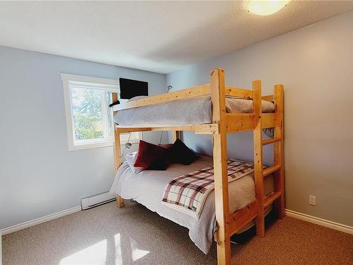 12-712 Castle Crag Cres, Courtenay, BC - Indoor Photo Showing Bedroom