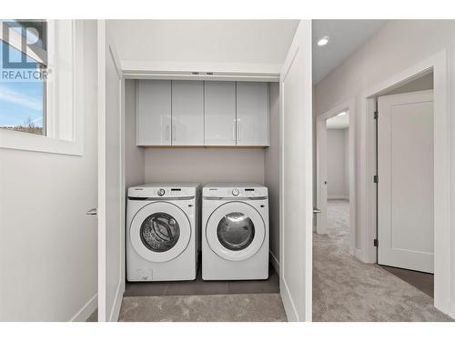 115 Wyndham Crescent Unit# 19, Kelowna, BC - Indoor Photo Showing Laundry Room
