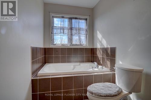8 Wicklow Rd, Brampton, ON - Indoor Photo Showing Bathroom