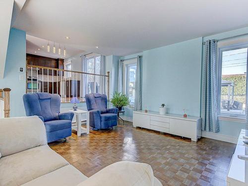 Living room - 112 Rue Perron, Saint-Basile-Le-Grand, QC - Indoor Photo Showing Living Room